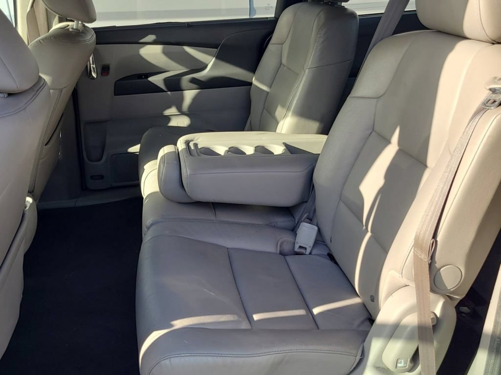 Used 2014 Honda Odyssey Touring Elite image 11