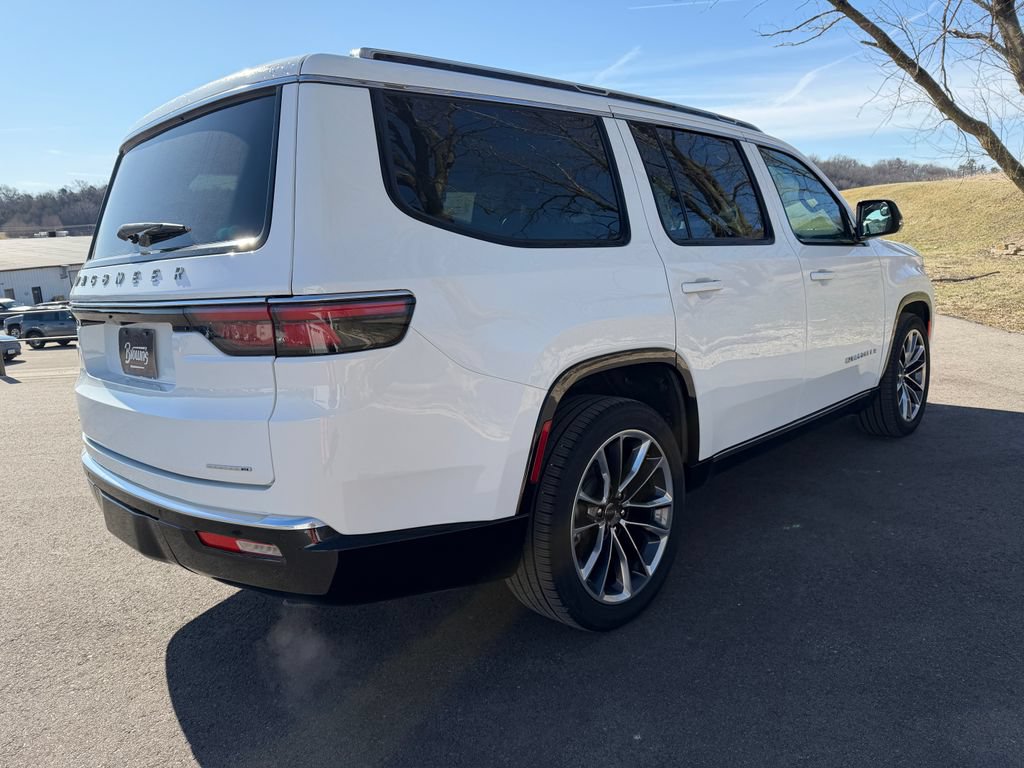 Used 2023 Jeep Wagoneer Series III w/ Premium Group I AWD/4WD image 5