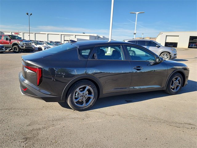 New 2025 Kia K4 LXS image 2