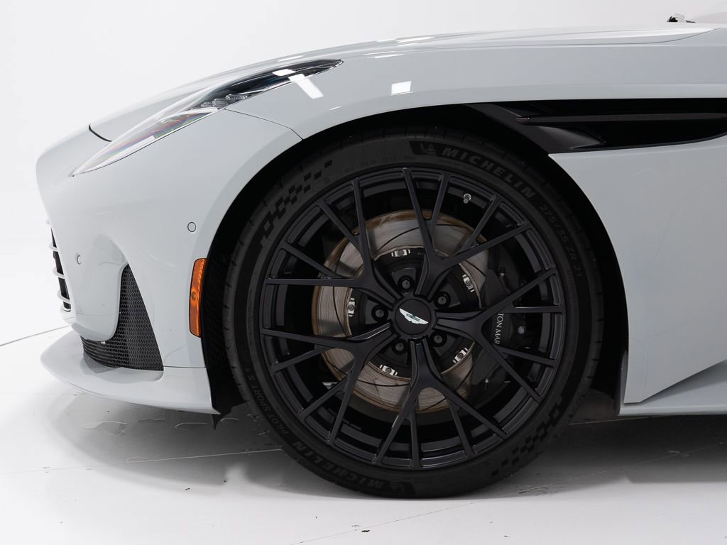 Used 2025 Aston Martin DB12 Coupe image 36