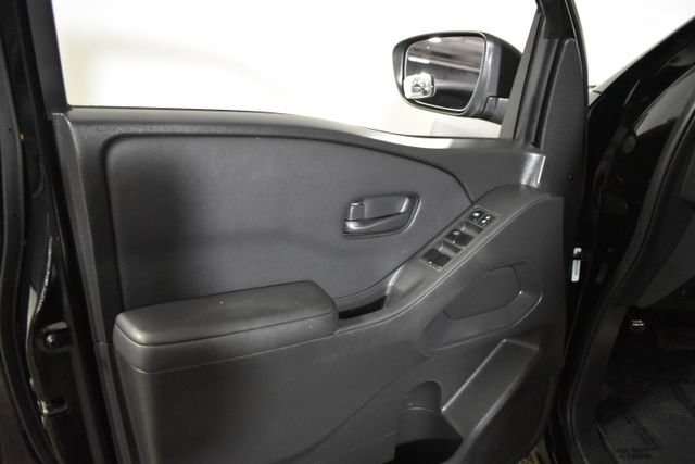 Used 2022 Nissan Frontier S w/ Technology Package AWD/4WD image 7