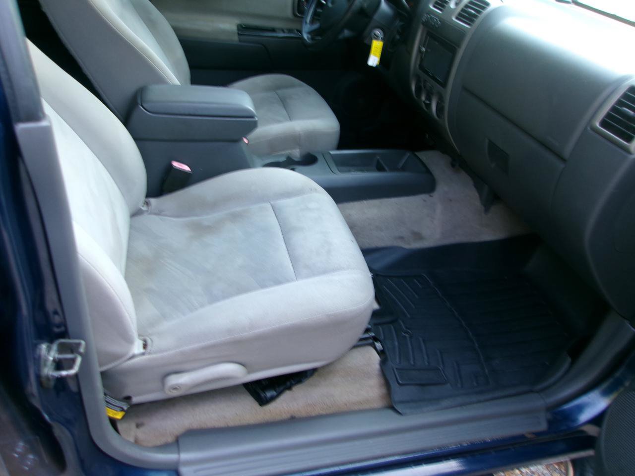 Used 2004 Chevrolet Colorado LS w/ Power Convenience Package AWD/4WD image 6