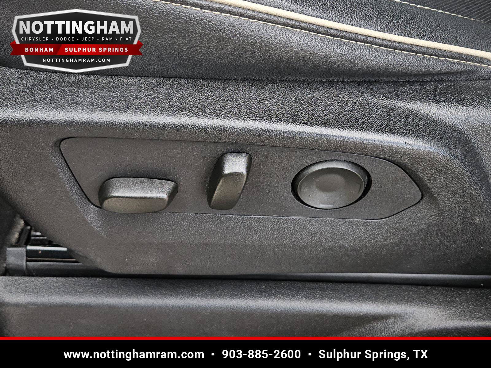 Used 2024 GMC Yukon SLT RWD image 28