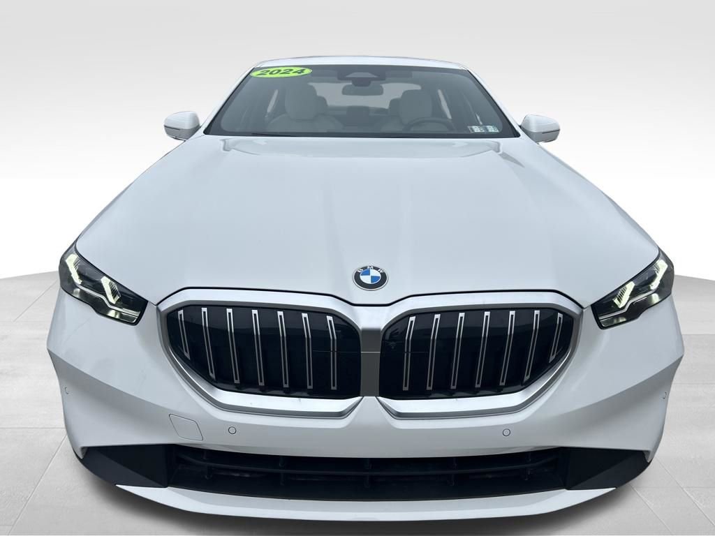 Used 2024 BMW 530i xDrive w/ Premium Package image 9
