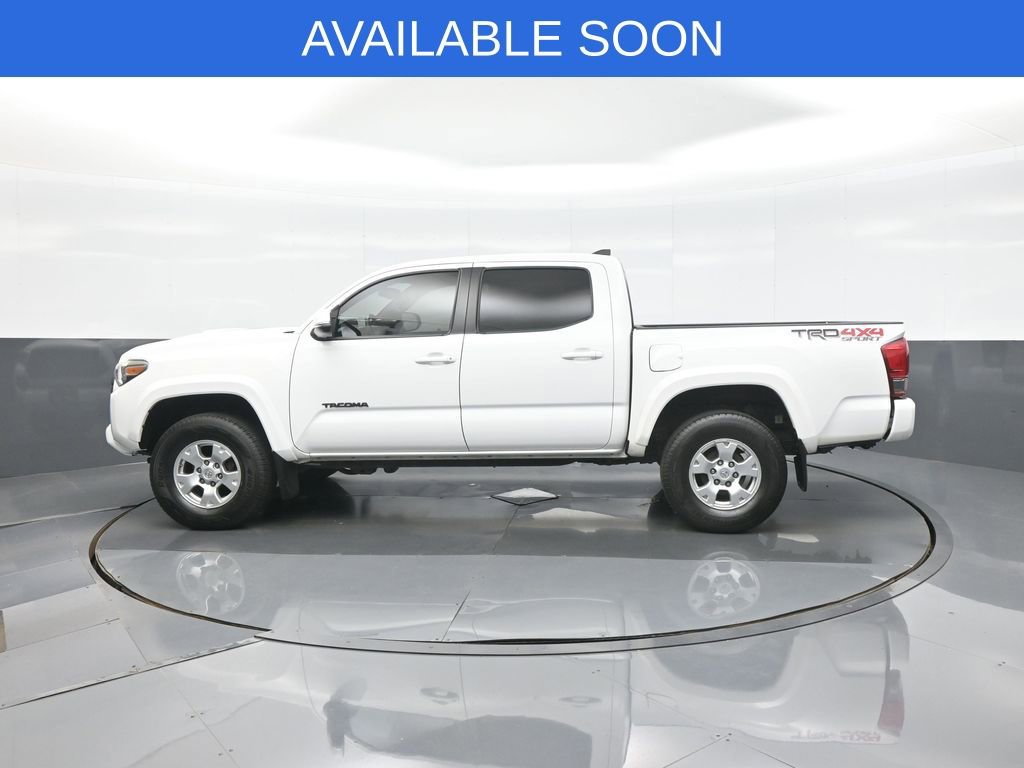 Used 2017 Toyota Tacoma TRD Sport w/ Tow Package (A/T) AWD/4WD image 4