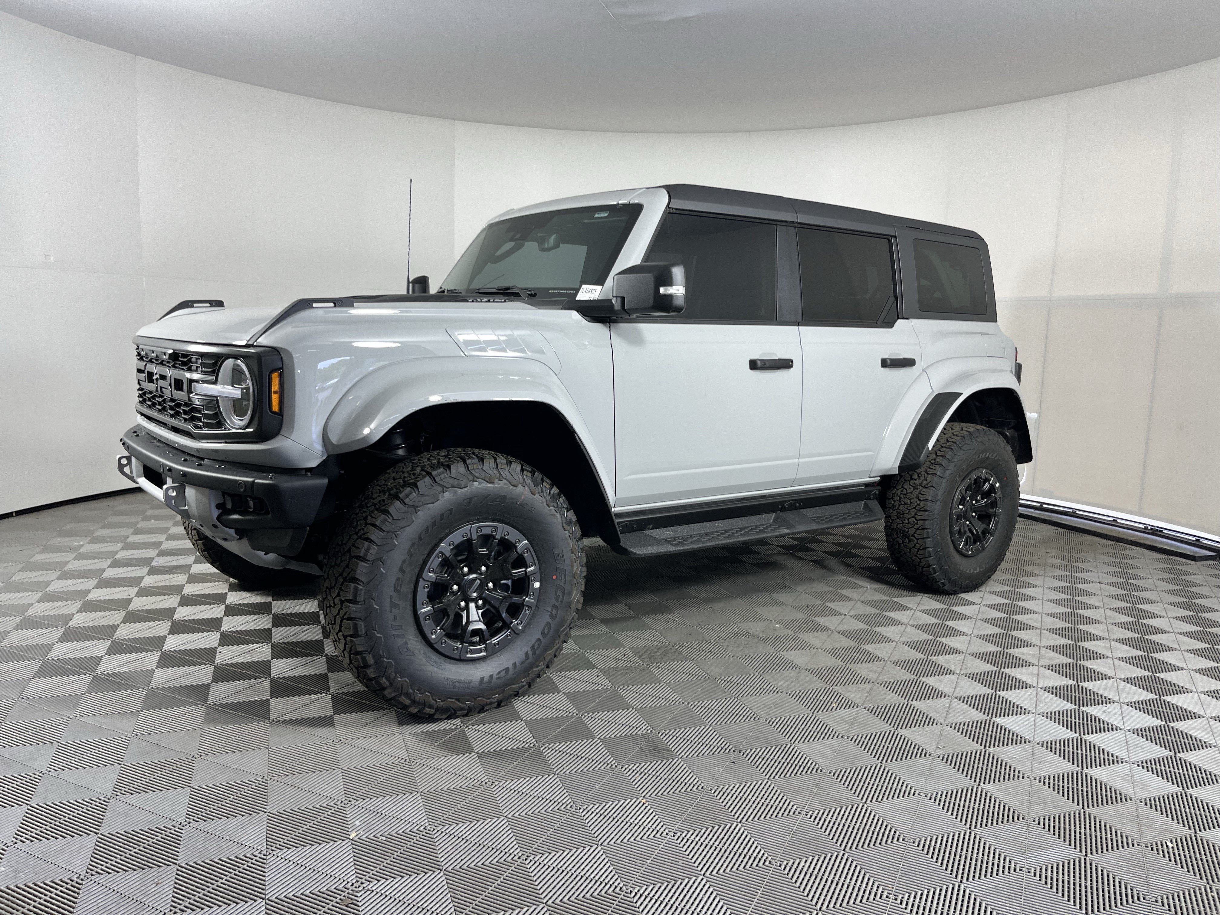 New 2026 Ford Bronco Raptor w/ Interior Carbon Fiber Pack AWD/4WD image 21