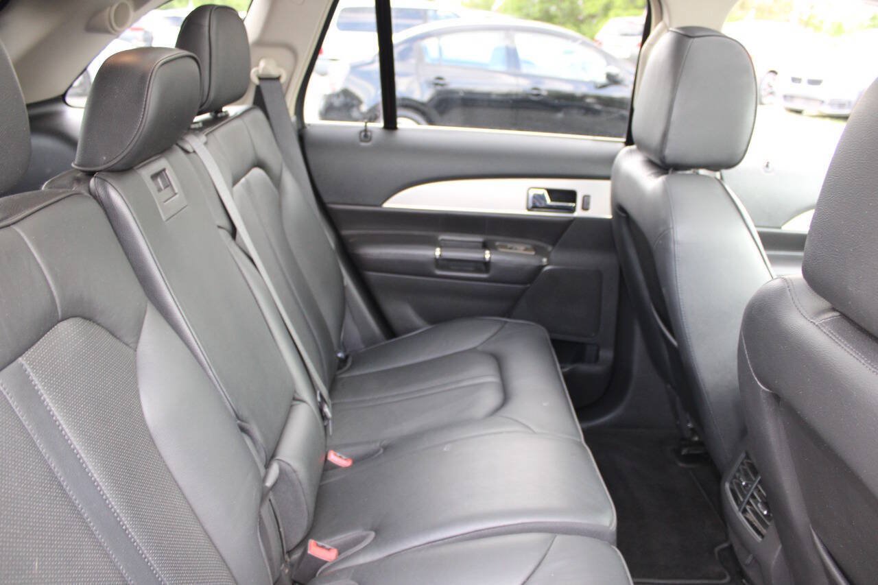 Used 2013 Lincoln MKX AWD image 17