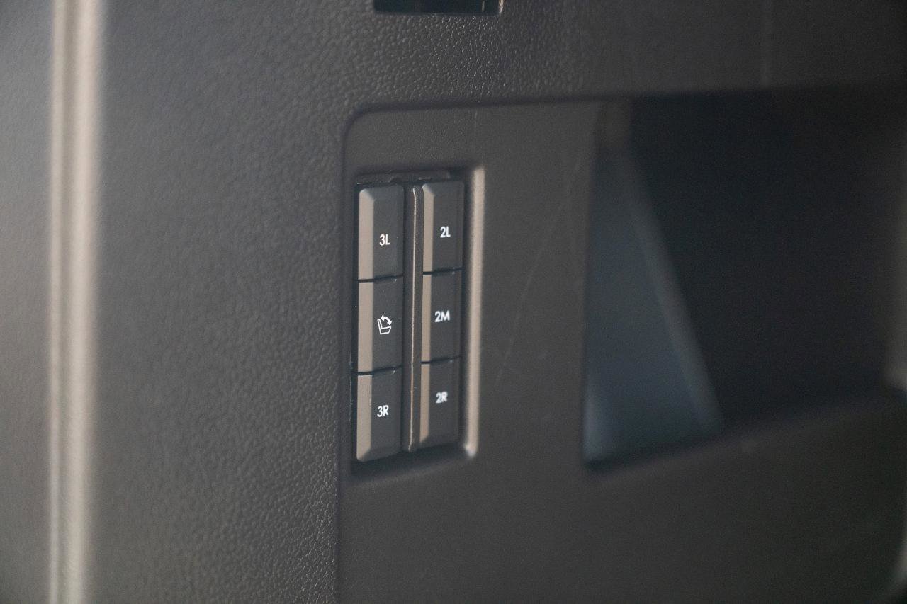 Used 2018 Lincoln Navigator Reserve w/ Technology Package image 19