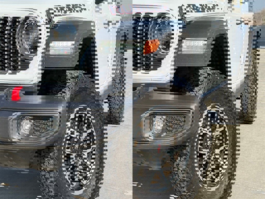 Used 2024 Jeep Wrangler Unlimited Rubicon image 3