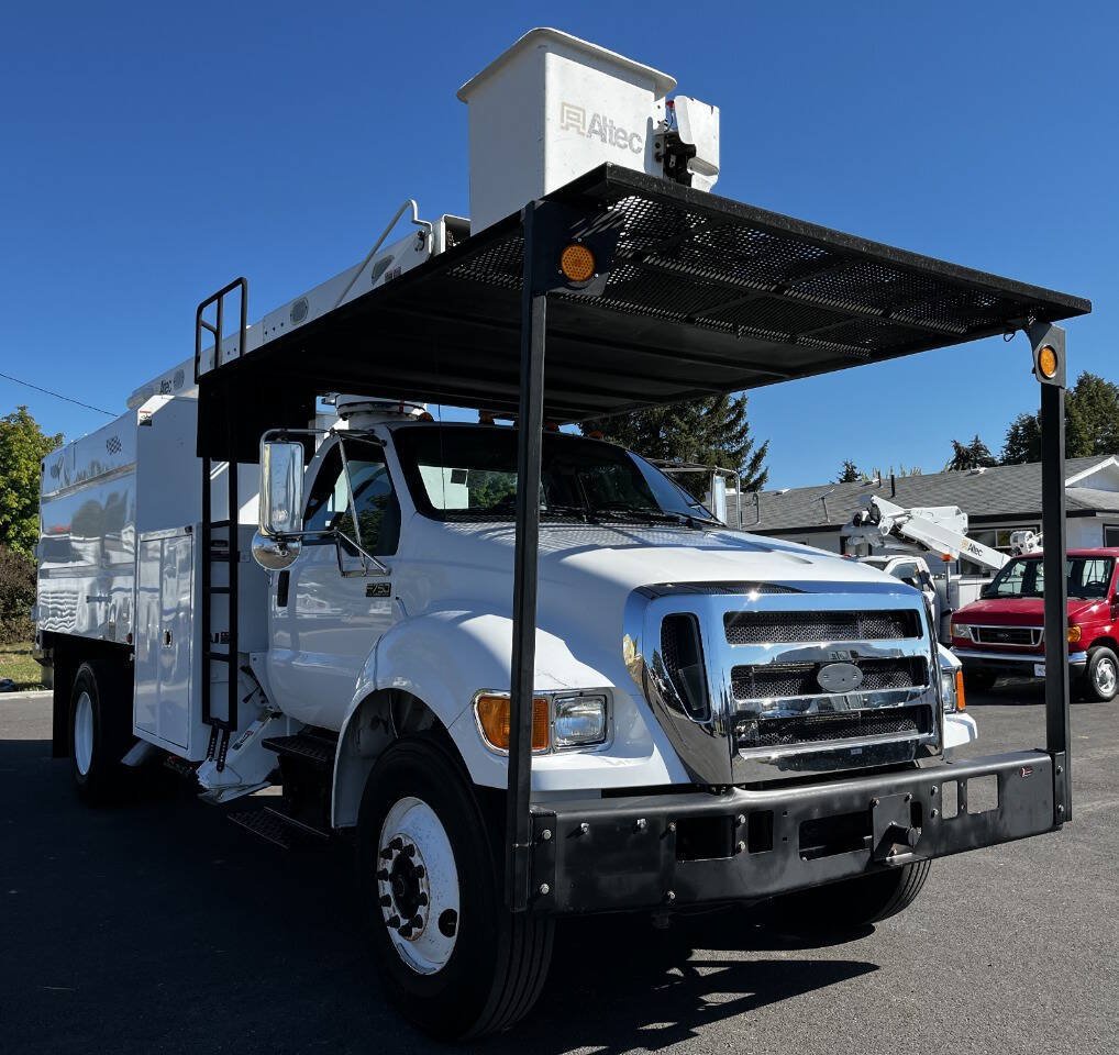 Used 2013 Ford F750 2WD Regular Cab Super Duty