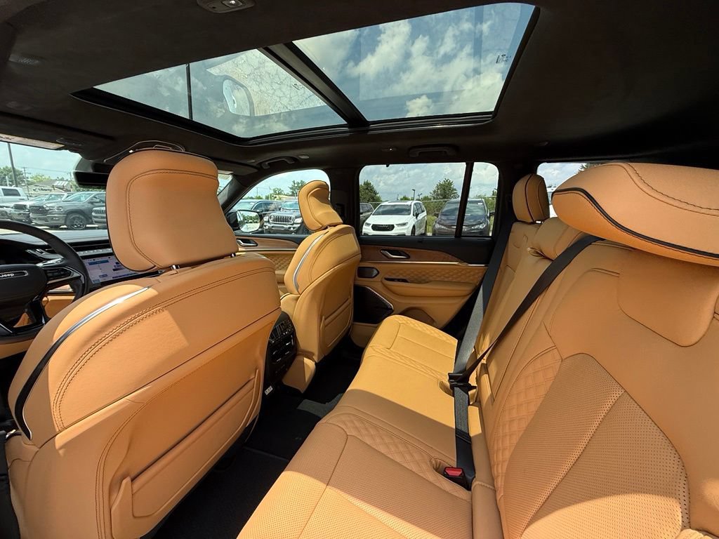 New 2026 Jeep Grand Cherokee Summit AWD/4WD image 23