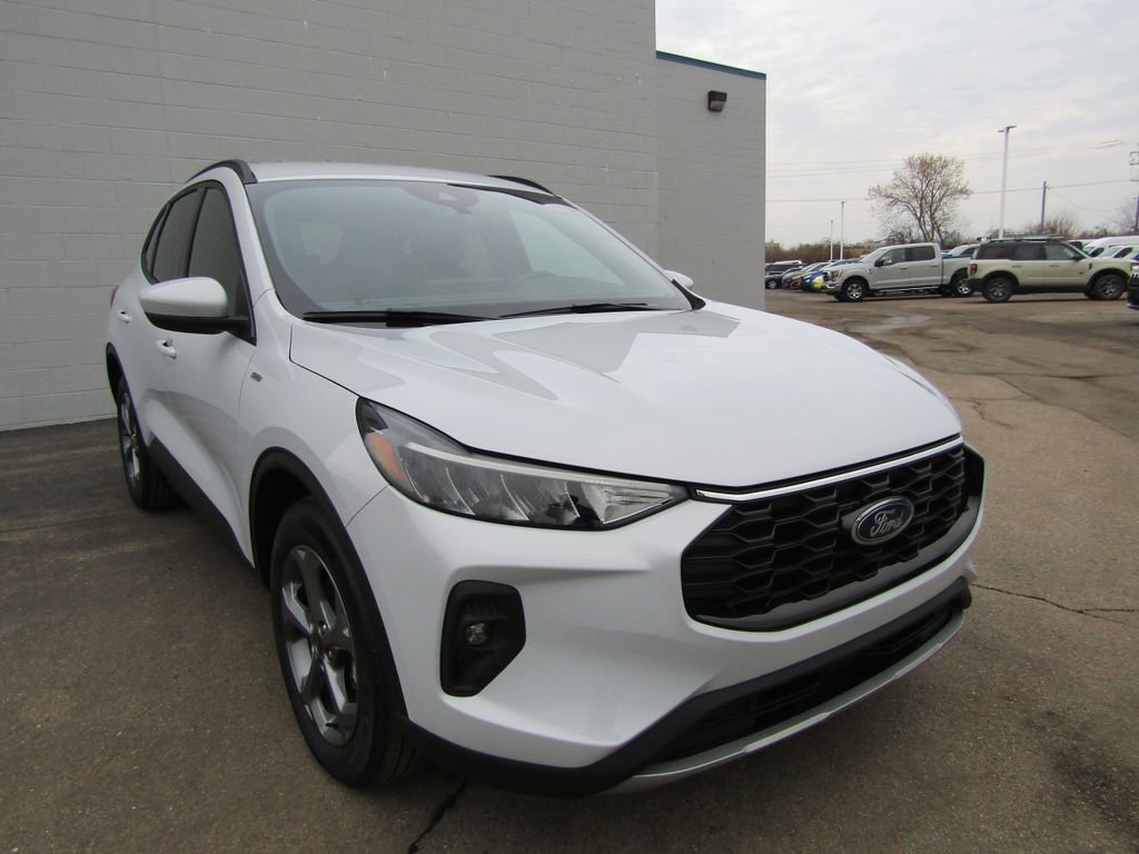 Used 2025 Ford Escape ST-Line Select w/ Tech Pack #1 image 9