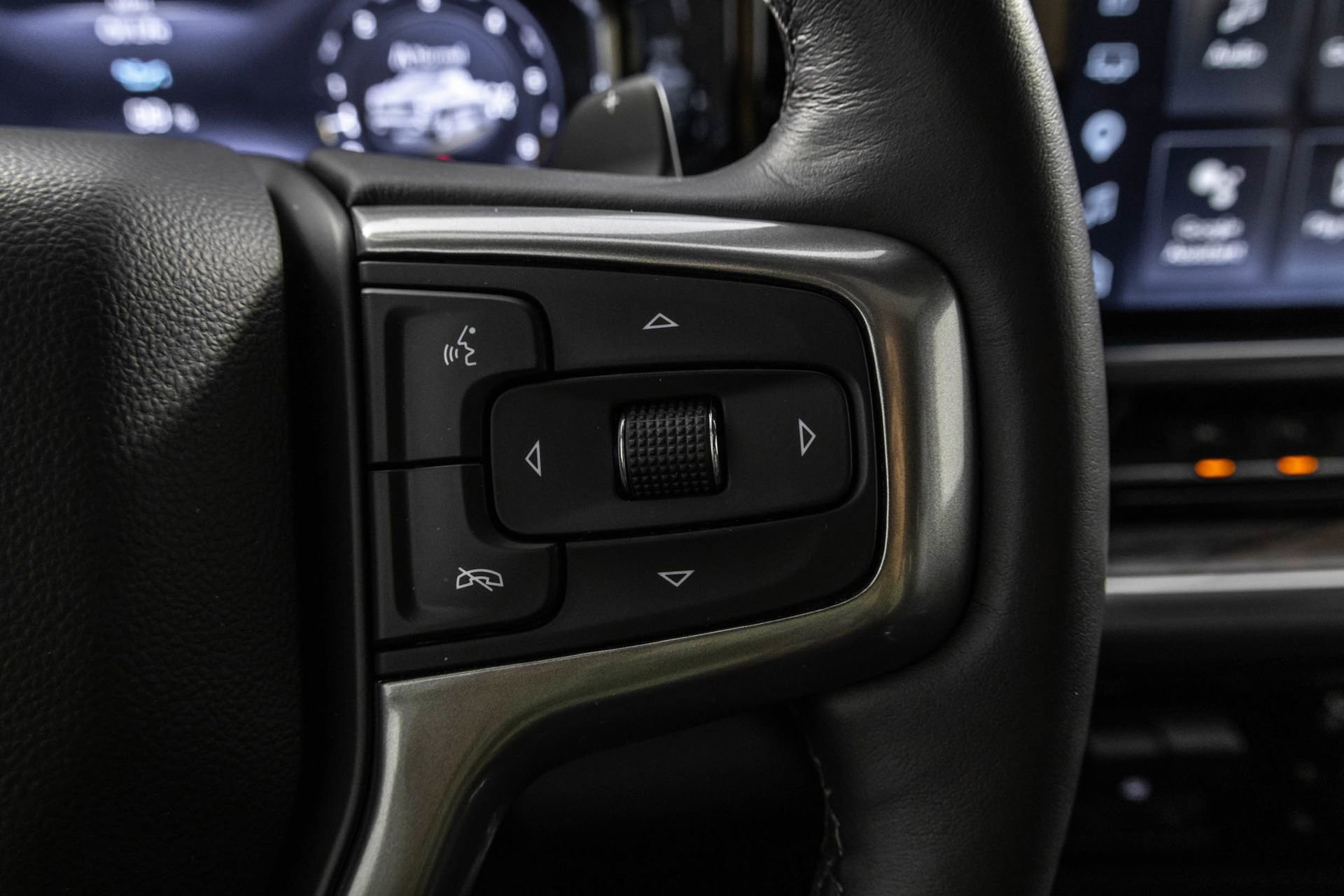 Used 2023 Chevrolet Silverado 1500 LTZ w/ LTZ Premium Package AWD/4WD image 28