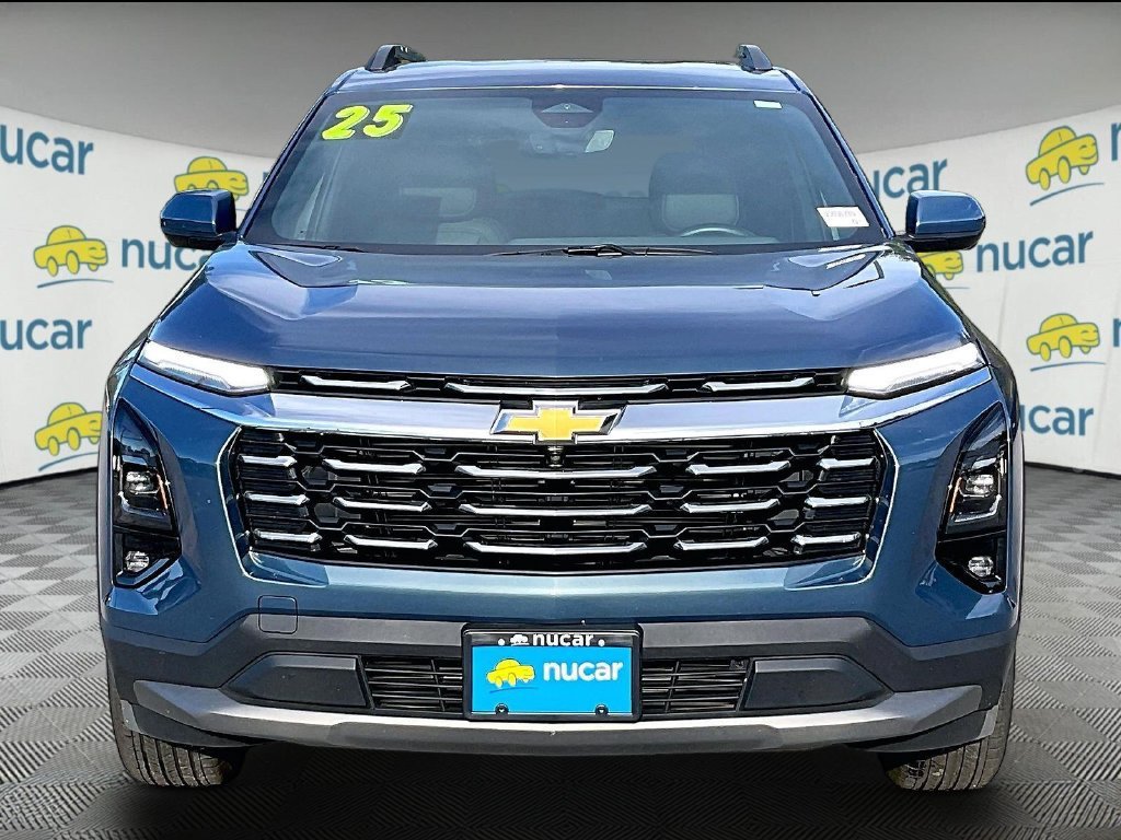 Used 2025 Chevrolet Equinox LT w/ Convenience Package II AWD/4WD image 2