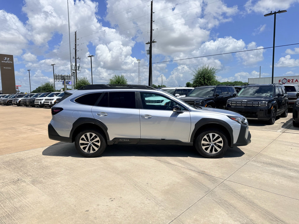 Used 2025 Subaru Outback Premium AWD/4WD image 6