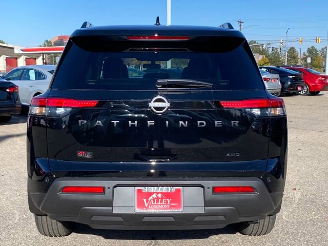 New 2025 Nissan Pathfinder SV w/ Black Appearance Package image 4