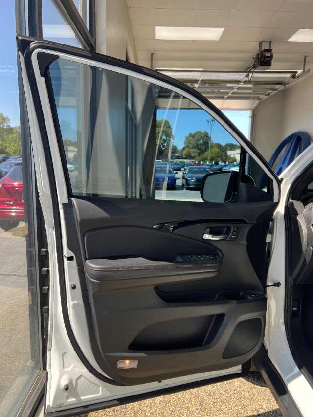 Used 2021 Honda Pilot Black Edition image 18