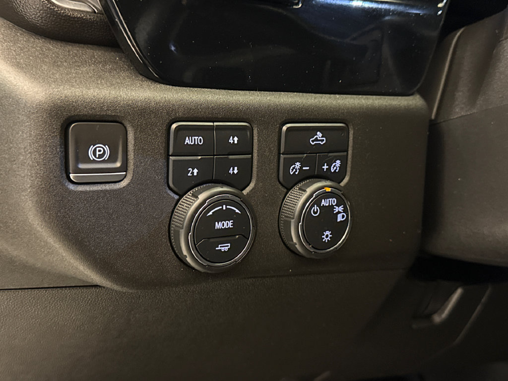 Used 2023 Chevrolet Silverado 1500 LT w/ Z71 Off-Road Package AWD/4WD image 20