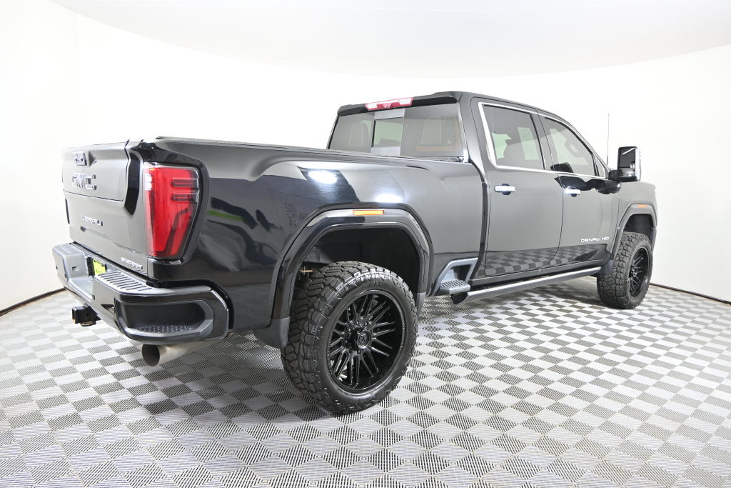 Used 2024 GMC Sierra 3500 Denali Ultimate AWD/4WD image 7