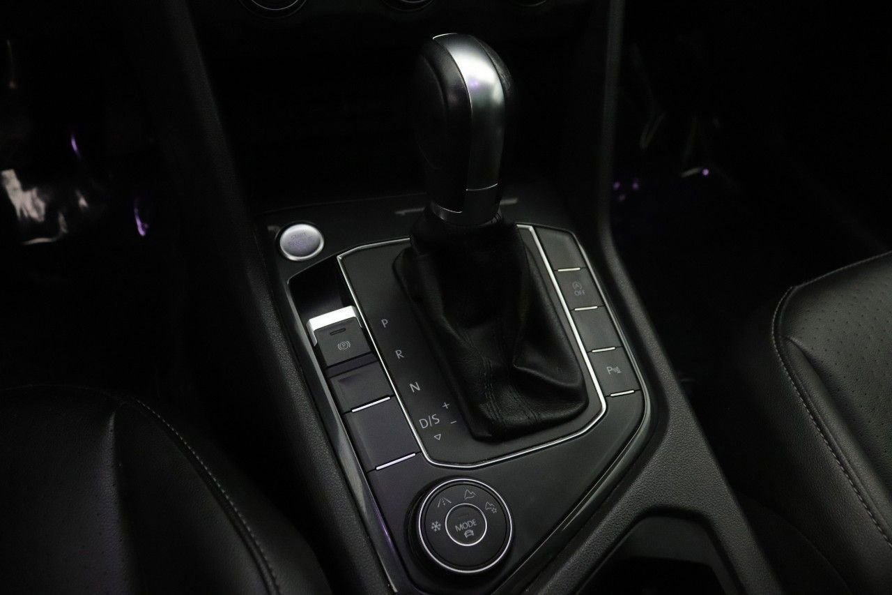 Used 2019 Volkswagen Tiguan SEL image 18