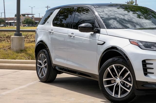 Used 2026 Land Rover Discovery Sport Landmark AWD/4WD image 8