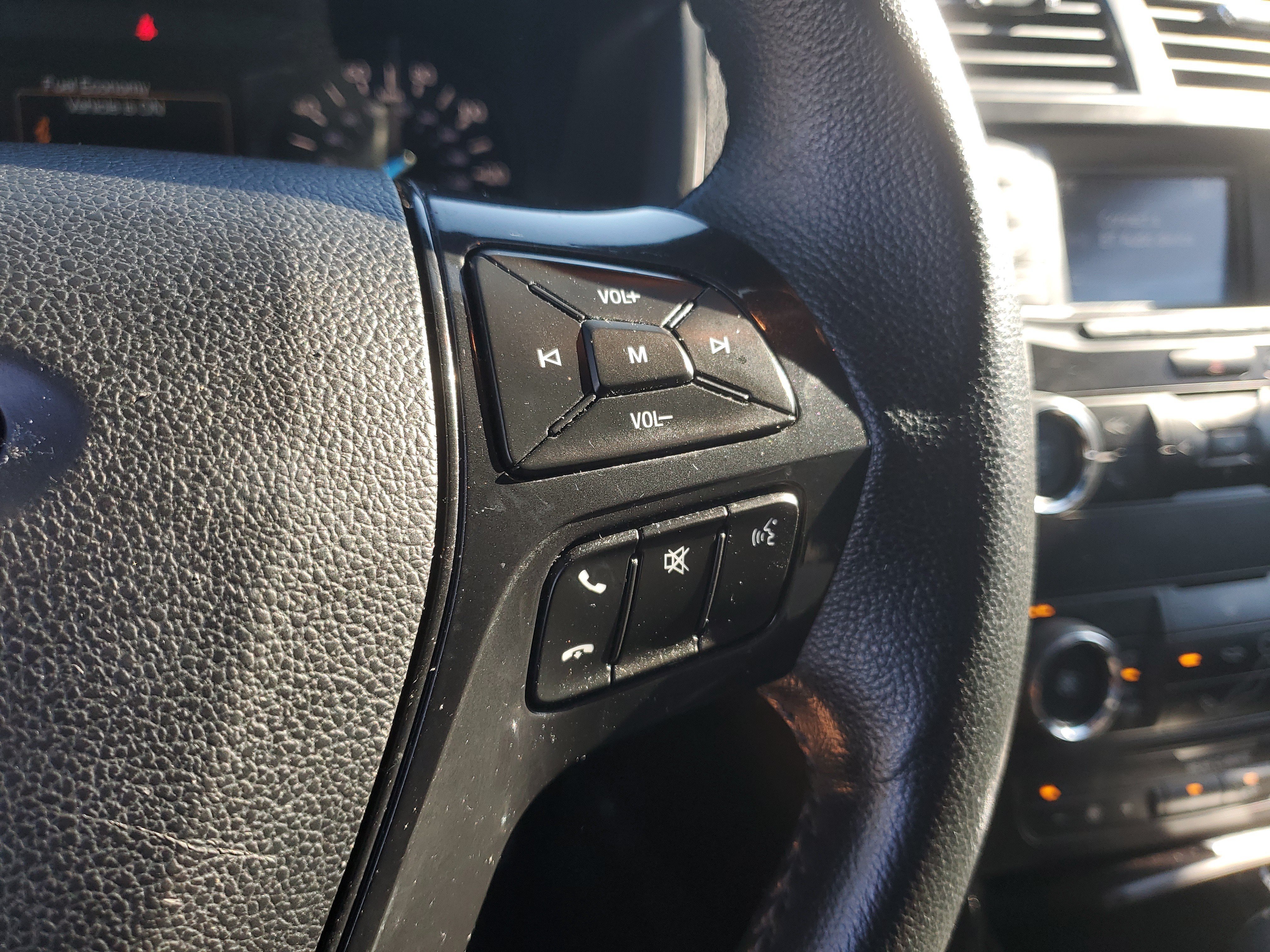 Used 2019 Ford Explorer XLT FWD image 17