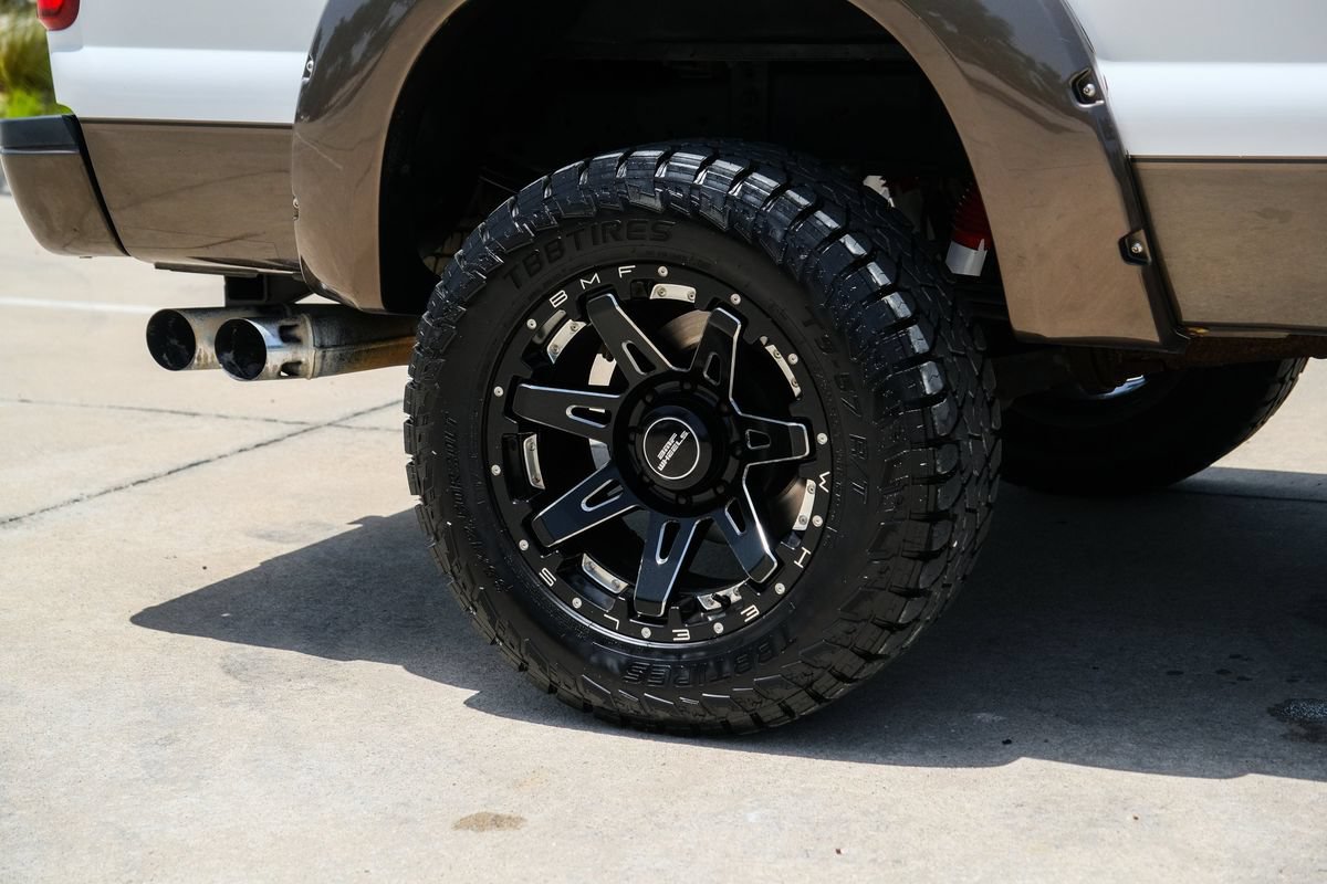 Used 2015 Ford F250 King Ranch w/ FX4 Off-Road Package AWD/4WD image 16