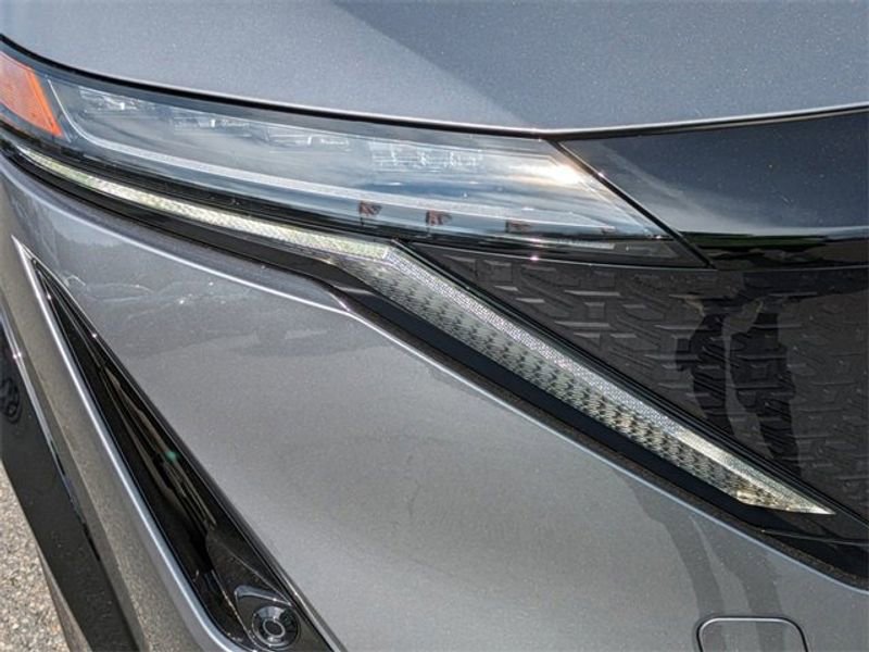 New 2023 Nissan Ariya AWD image 10
