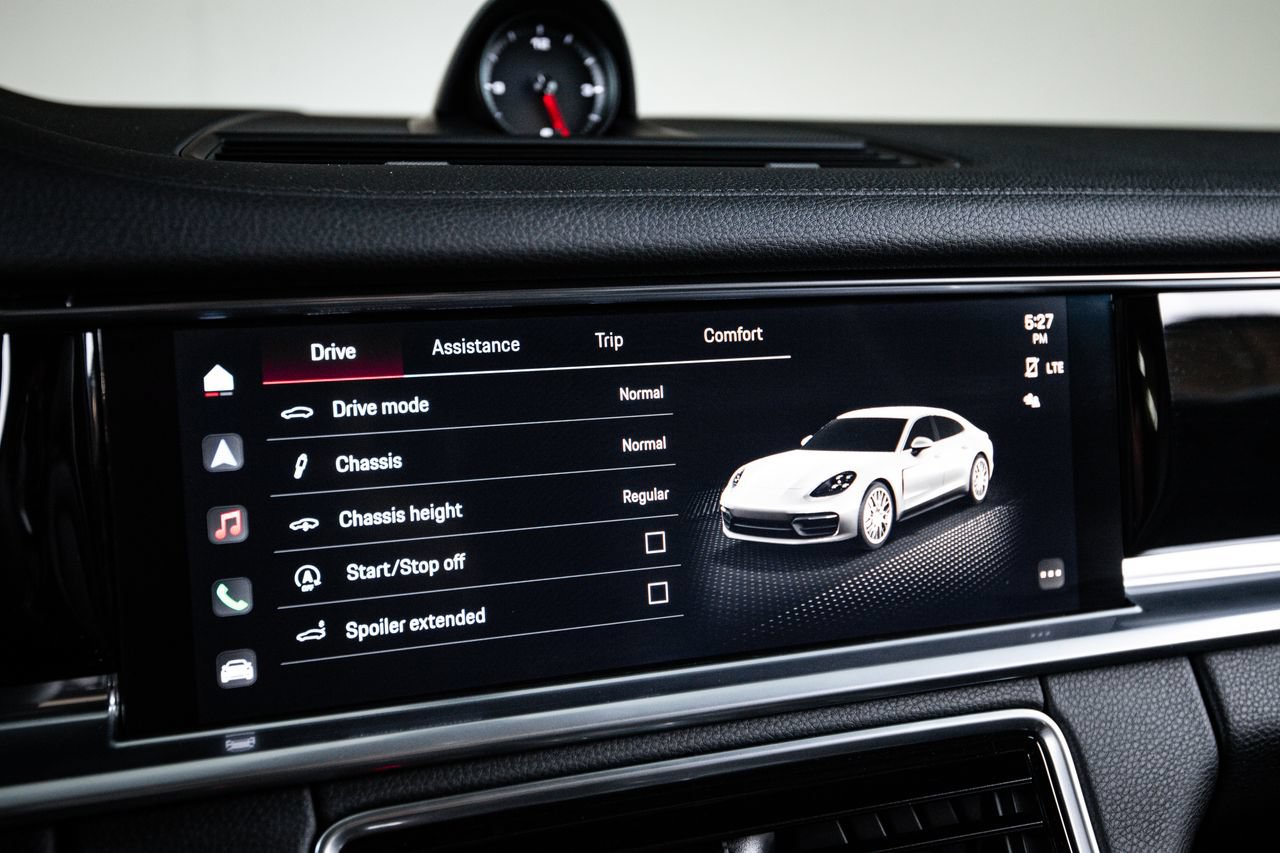 Certified 2023 Porsche Panamera image 18