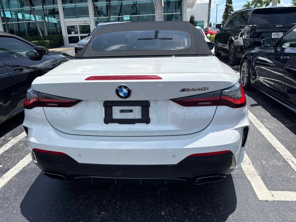 Used 2024 BMW M440i Convertible w/ Premium Package RWD image 7