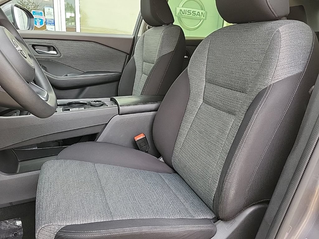 Used 2023 Nissan Rogue SV AWD/4WD image 10