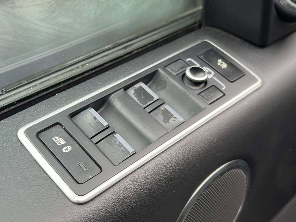Used 2015 Land Rover Range Rover Supercharged AWD/4WD image 20