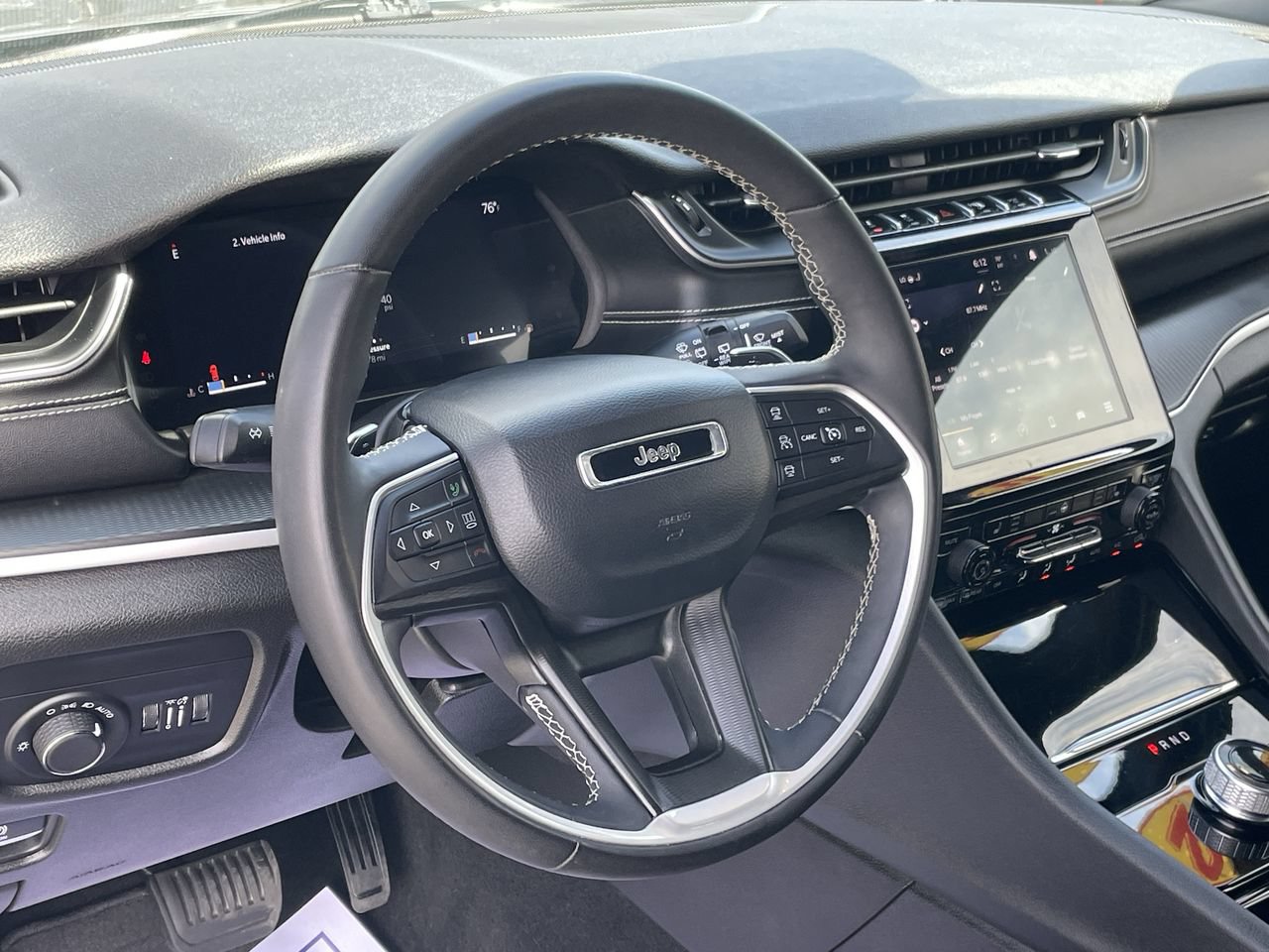 Used 2023 Jeep Grand Cherokee Altitude AWD/4WD image 14