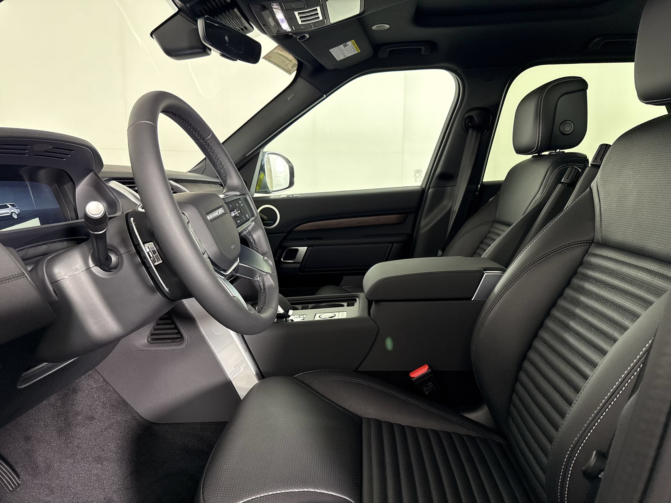 New 2026 Land Rover Discovery S AWD/4WD image 5