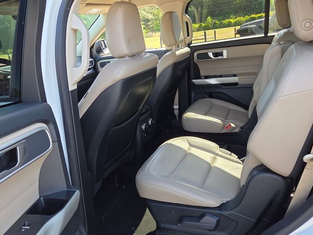 Used 2020 Ford Explorer XLT w/ Equipment Group 202A AWD/4WD image 7