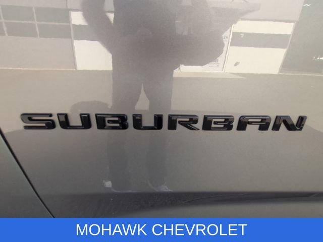Used 2022 Chevrolet Suburban RST w/ Luxury Package AWD/4WD image 33