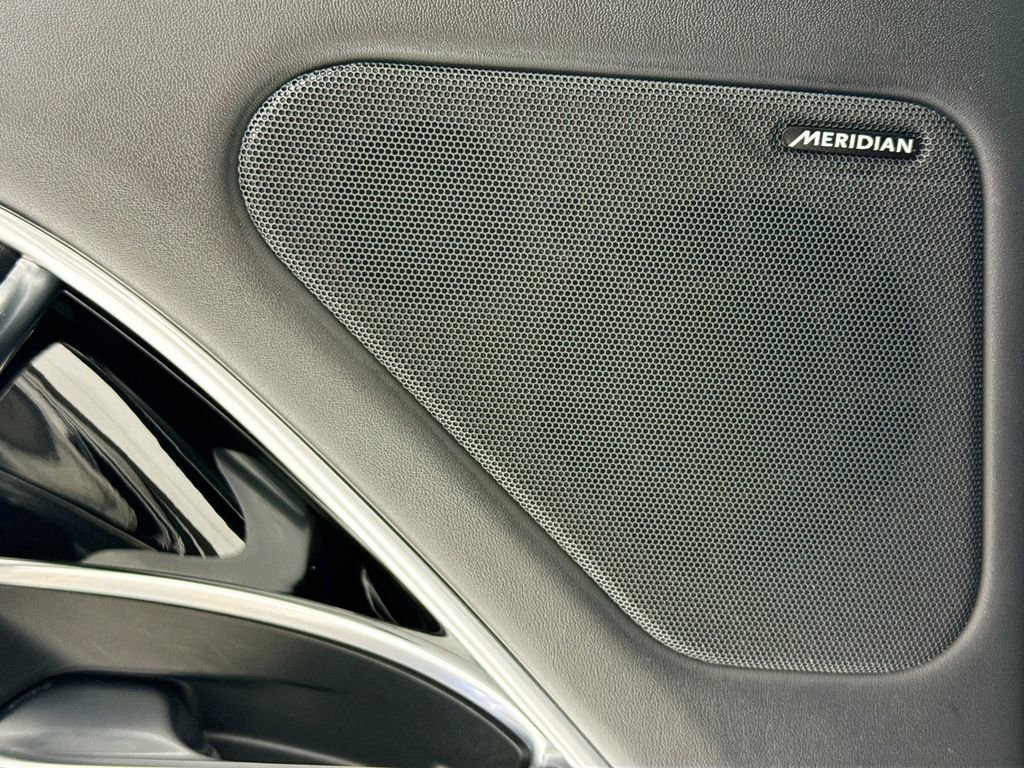 Used 2023 Land Rover Range Rover SE image 24