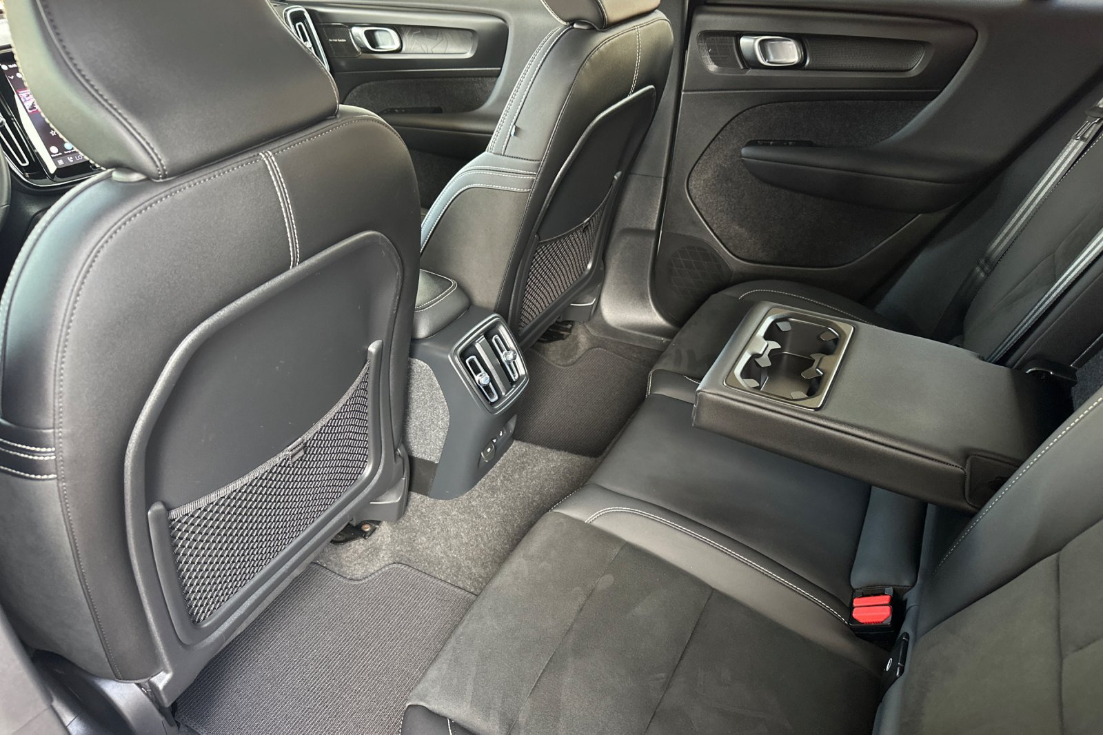 Certified 2023 Volvo C40 P8 Recharge Ultimate w/ Protection Package Premier AWD/4WD image 13