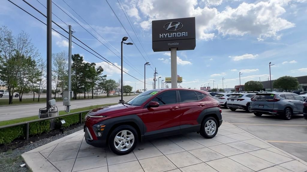 Certified 2025 Hyundai Kona SE image 6