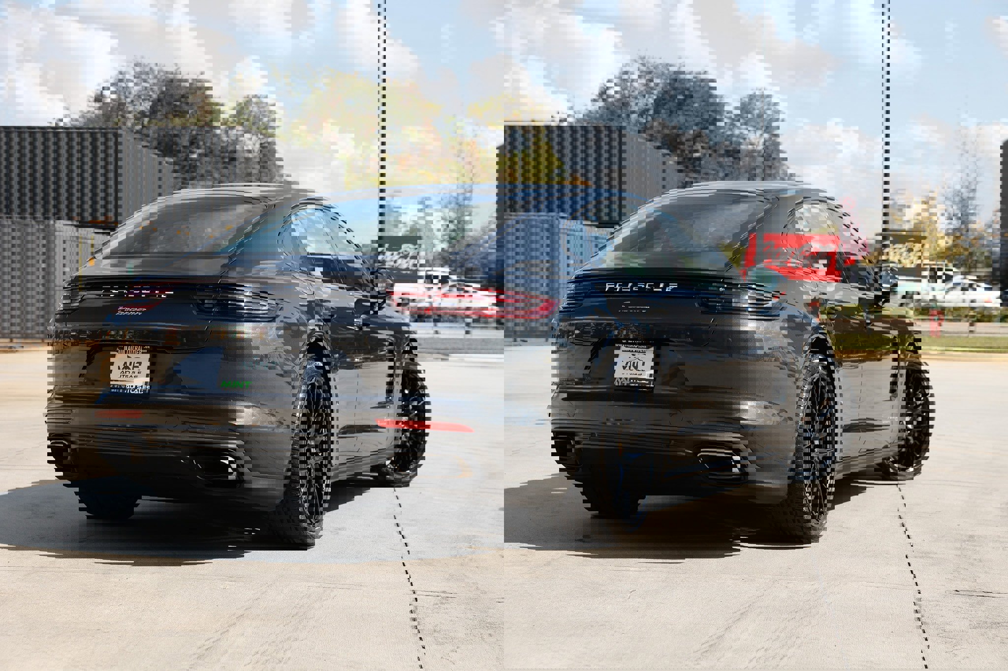 Used 2020 Porsche Panamera image 35