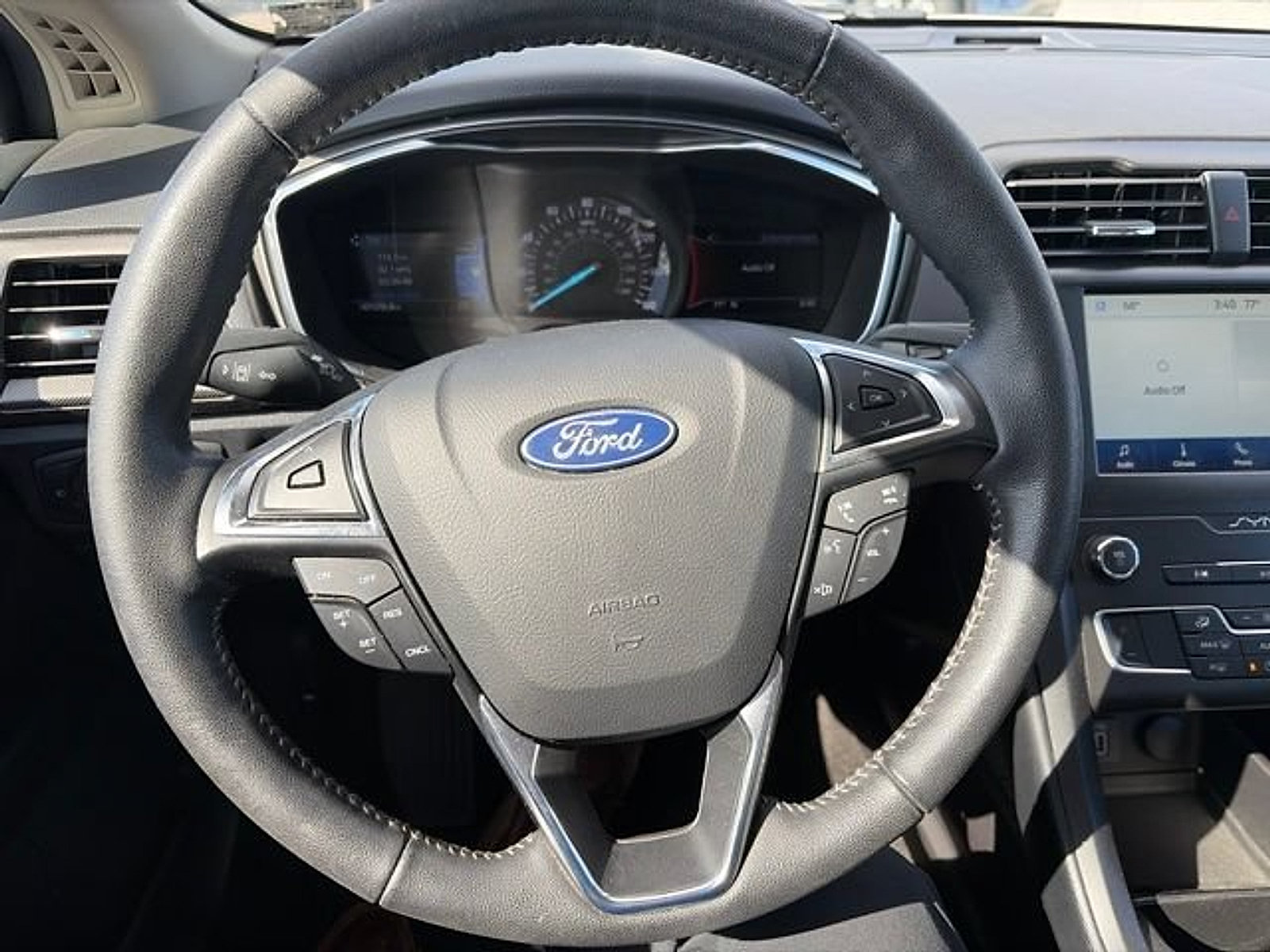 Used 2020 Ford Fusion SE w/ Equipment Group 151A FWD image 26