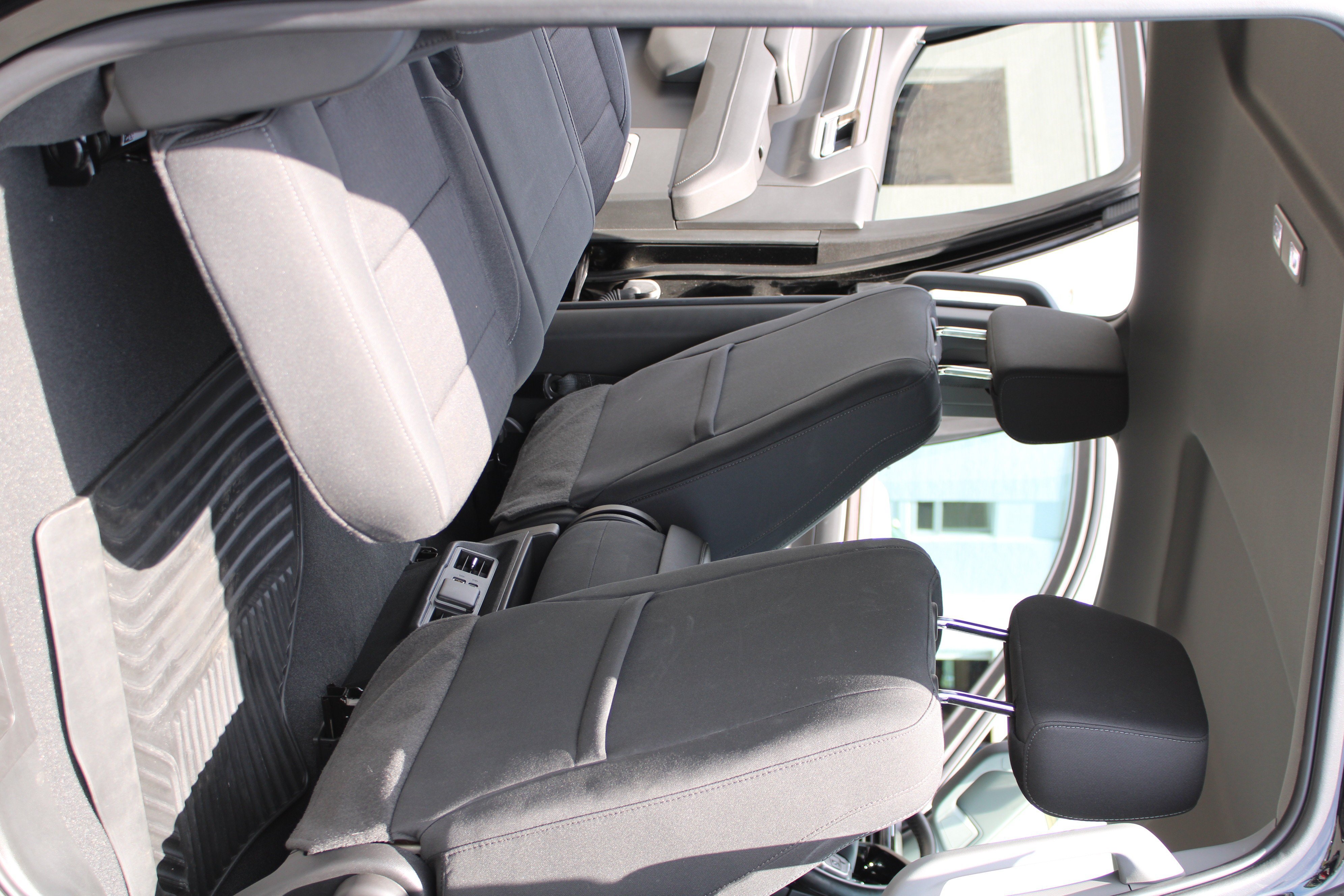 Used 2023 Chevrolet Silverado 1500 LT AWD/4WD image 19