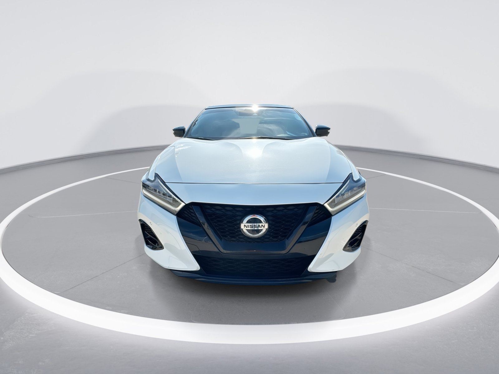 Used 2022 Nissan Maxima SR w/ Sport Mat Group FWD image 3