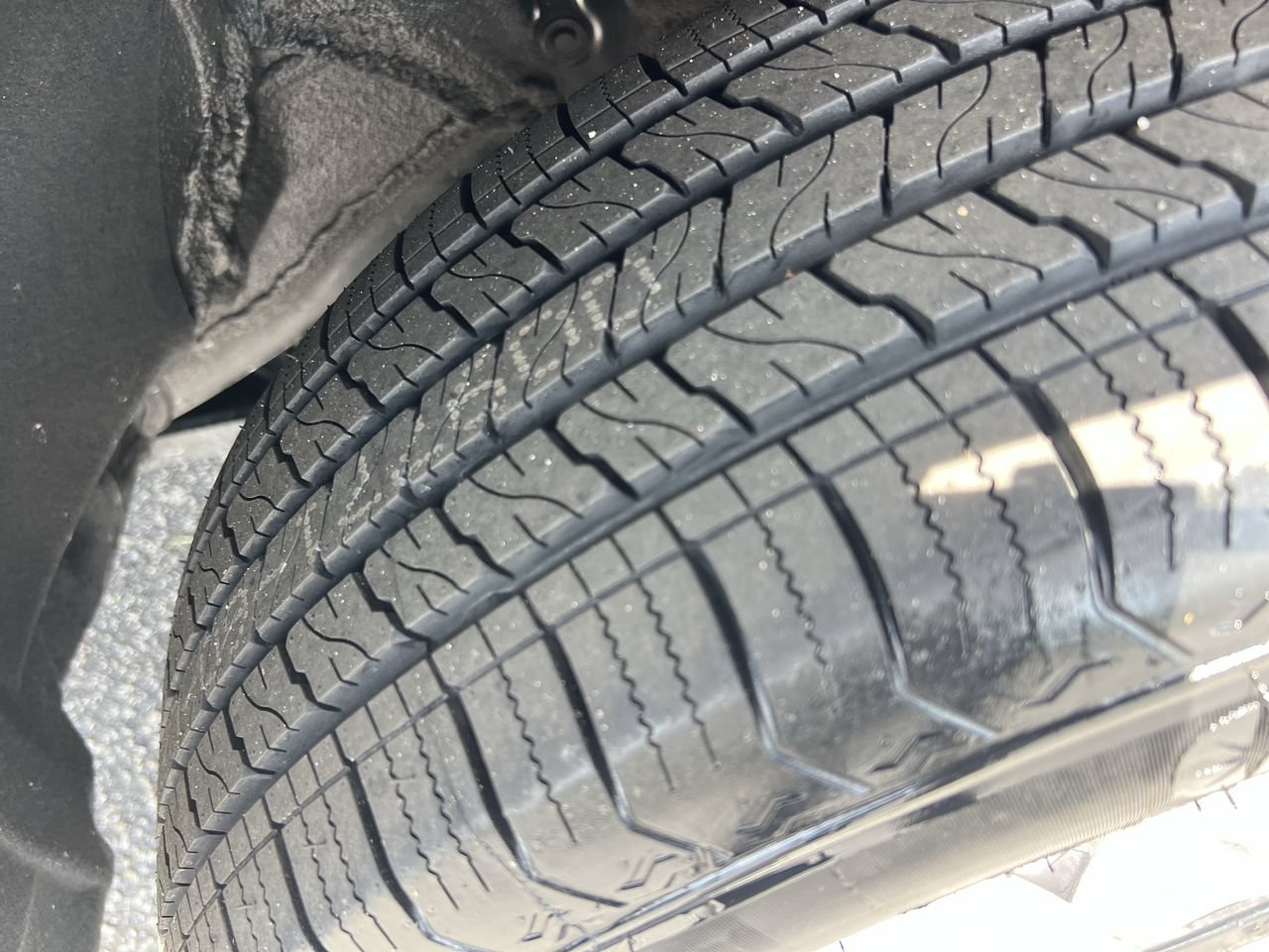 Used 2025 Toyota RAV4 XLE FWD image 12