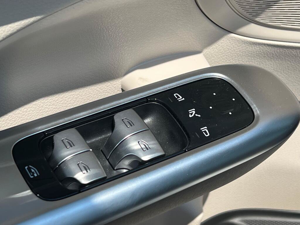 New 2026 Mercedes-Benz C 300 4MATIC Sedan image 35