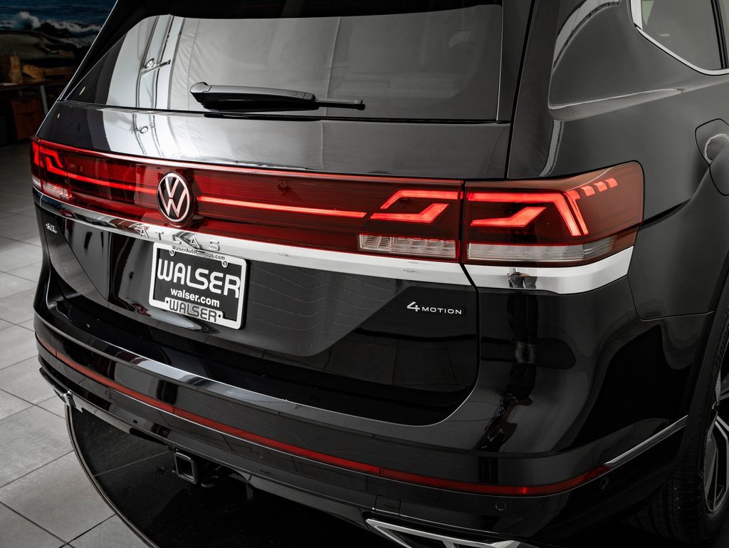 Used 2025 Volkswagen Atlas SEL Premium R-Line image 9