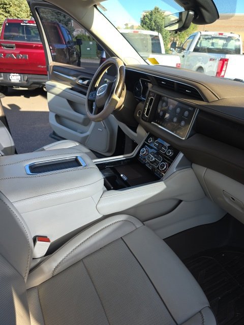 Used 2021 GMC Yukon XL Denali w/ Denali Ultimate Package AWD/4WD image 13