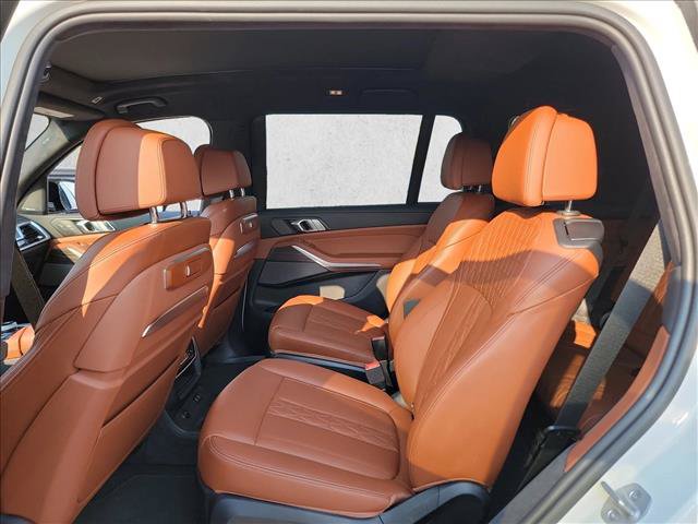 Used 2025 BMW X7 M60i AWD/4WD image 14