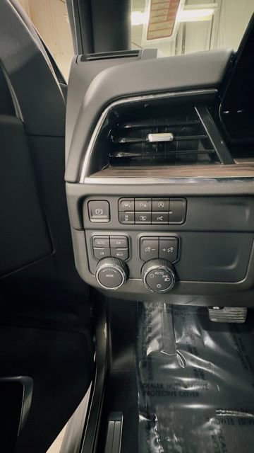 Used 2025 Chevrolet Tahoe LT AWD/4WD image 33