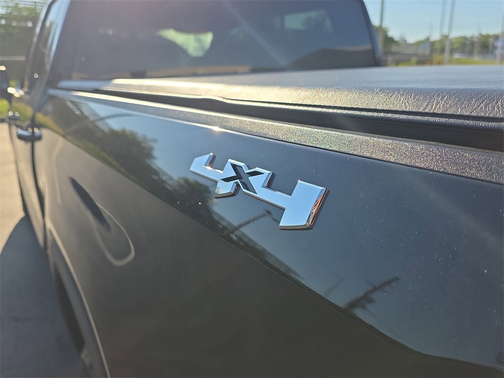 Used 2020 GMC Sierra 1500 SLE w/ SLE Value Package image 5